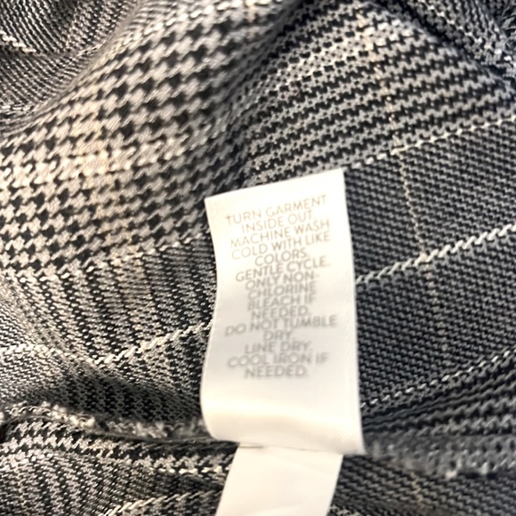 J Jill Plaid Pull On Skinny Pants with Cuff Detail Size 8 - Picture 5 of 6